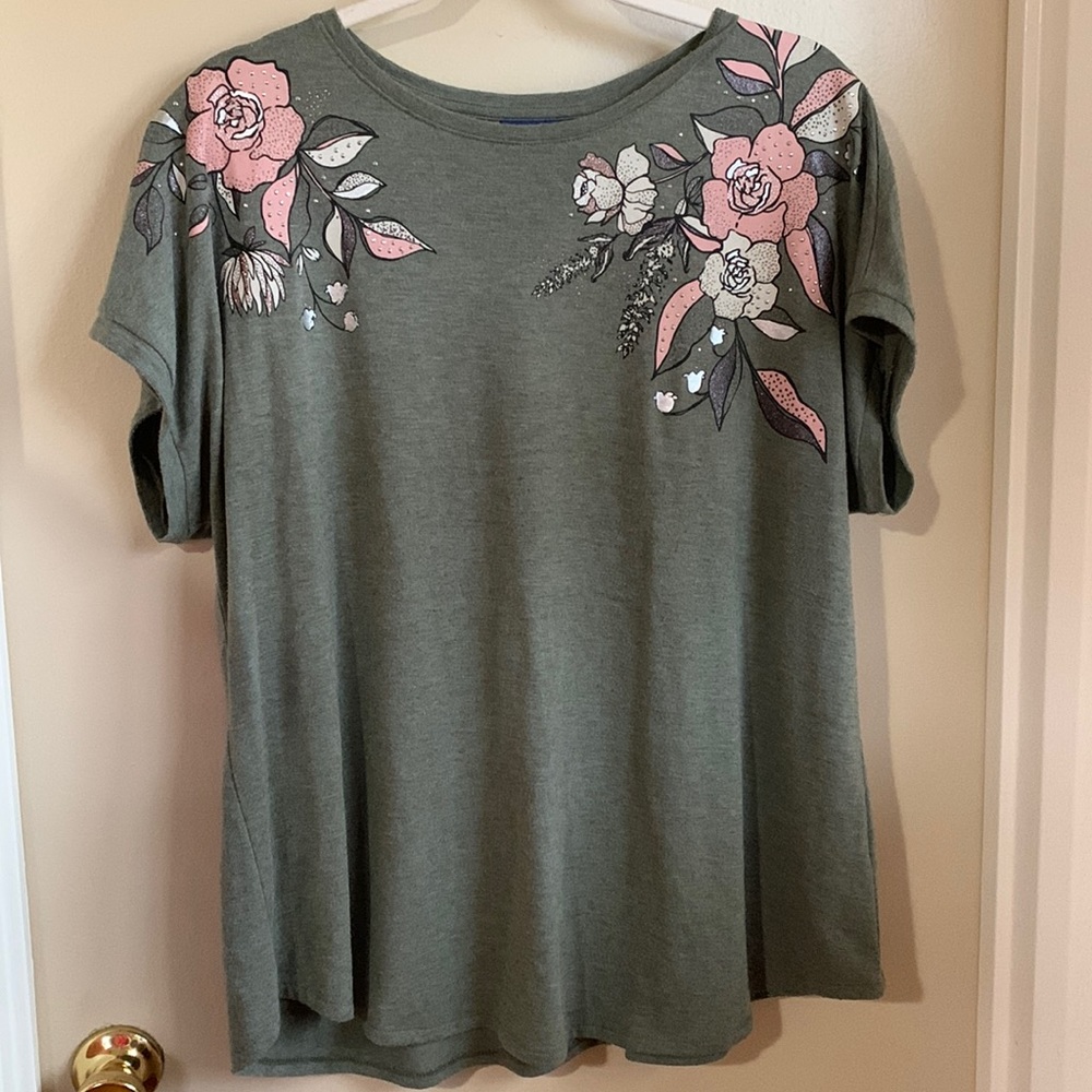 Apt.9. XXL green top.
